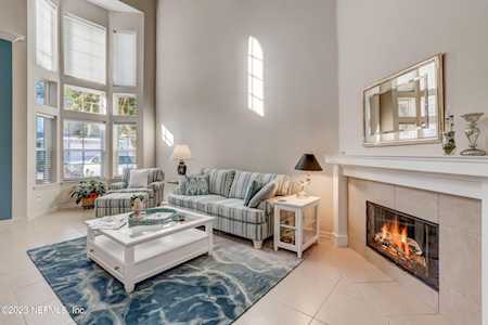 2152 Daylily LN Fernandina Beach, FL 32034
