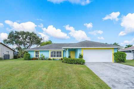9893 Daisy Avenue Palm Beach Gardens, FL 33410