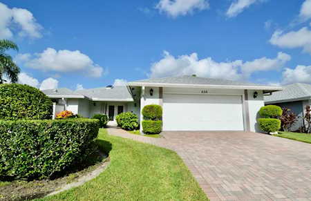 696 Juniper Place Wellington, FL 33414