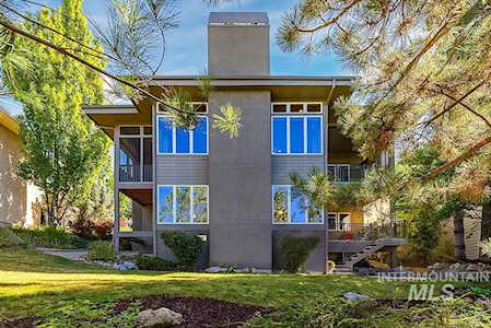 1649 E Castlerock Ct Boise, ID 83712
