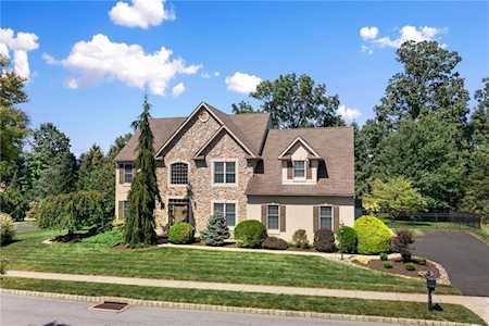 3315 North Bay Hill Dr Center Valley, PA 18034