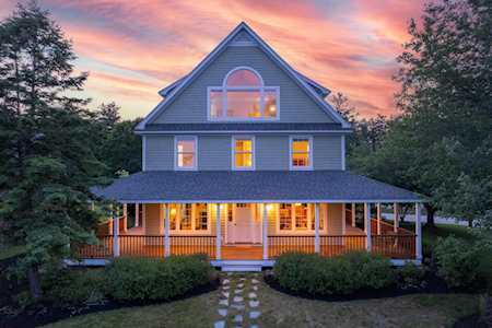 10 Eagle Dr Newmarket, NH 03857