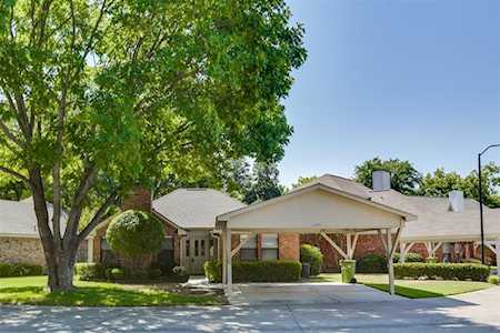 2892 Inniswood Circle Arlington, TX 76015