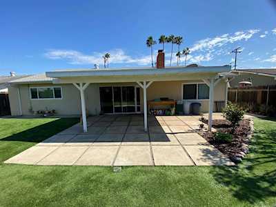 1910 Kingston Drive Escondido, CA 92027