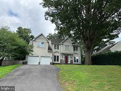 3359 Roundtree Estates Ct Falls Church, VA 22042