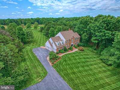 14933 Cub Run Park Dr Centreville, VA 20120