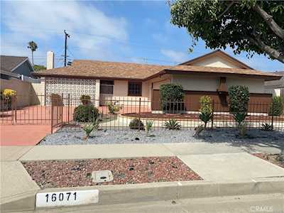 16071 Melody Ln Huntington Beach, CA 92649