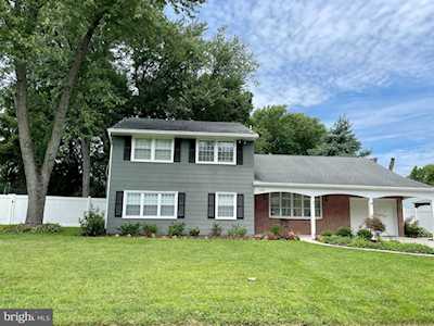 1002 Edgemoor Rd Cherry Hill, NJ 08034