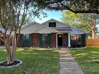 612 Meadowbrook Street Allen, TX 75002