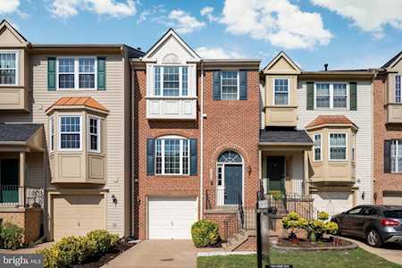 5404 Crystalford Ln Centreville, VA 20120