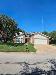 6301 High Country Trail Arlington, TX 76016