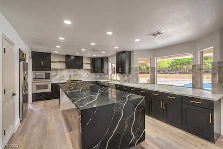 8121 Blue Cascade Ave Las Vegas, NV 89128