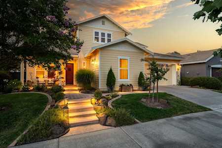 2709 Aspen Valley Lane Sacramento, CA 95835