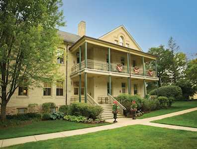 354 Leonard Wood South #103 Highland Park, IL 60035