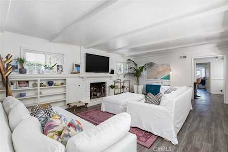 111 Via Mentone Newport Beach, CA 92663