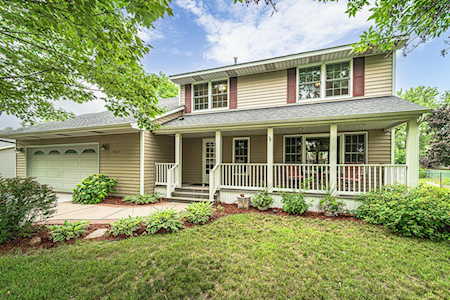 9657 Thomas Avenue N Brooklyn Park, MN 55444
