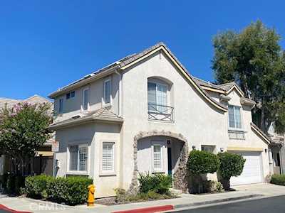 27 Bloomfield Ln Rancho Santa Margarita, CA 92688