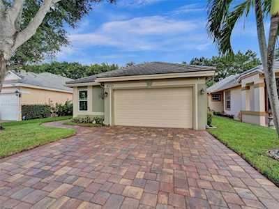 9213 Arborwood Cir Davie, FL 33328