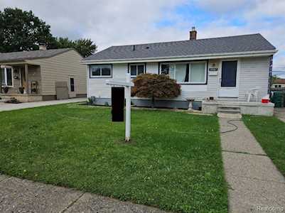 6487 Helen St Garden City, MI 48135