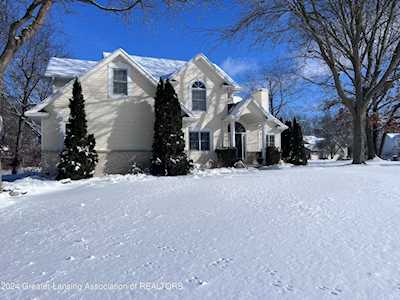 619 Looking Glass Glen Dr Dewitt, MI 48820