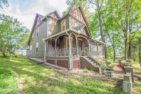 725 Cumberland St Harriman, TN 37748