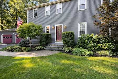 4 Horseshoe Drive Plainville, MA 02762
