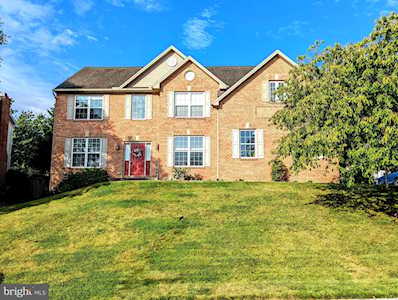 16 Charisma Dr Camp Hill, PA 17011