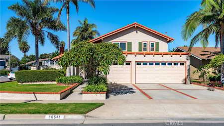 16541 Los Verdes Ln Huntington Beach, CA 92649