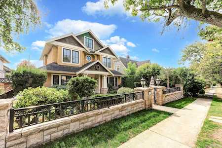 1922 W 44th Avenue Vancouver, BC V6M 2E7