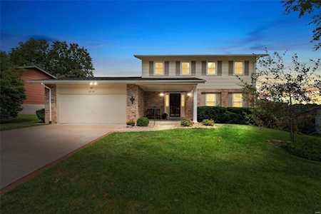 2716 Norwich Dr St Charles, MO 63301