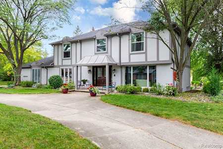 35232 Quaker Way Farmington Hills, MI 48331
