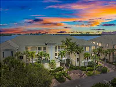 1910 Tarpon Ln Vero Beach, FL 32960