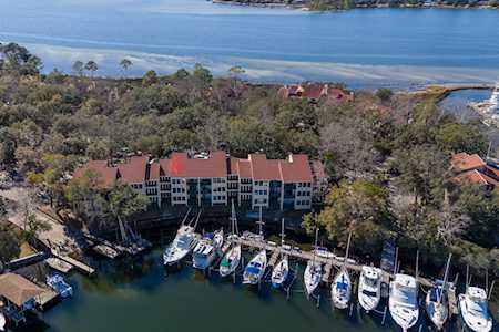 300 Yacht Club Dr #UNIT 04 Niceville, FL 32578