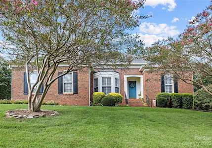 6120 Lexham Ln Charlotte, NC 28277