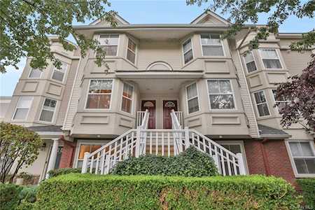 37 Harbor Pointe Dr Haverstraw, NY 10927