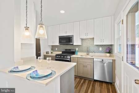 5006 Fox St College Park, MD 20740