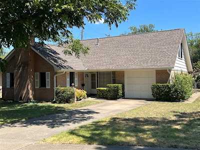 1210 Croydon Street Irving, TX 75062