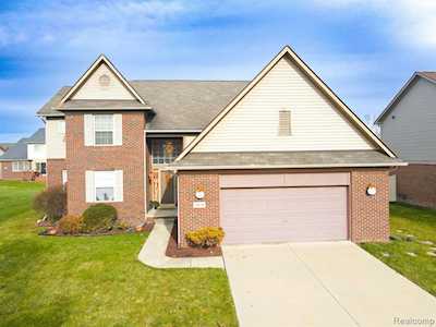 18970 Mitchell St Brownstown Twp, MI 48173