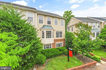 45074 University Dr Ashburn, VA 20147