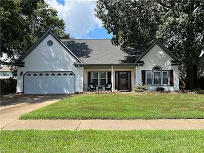 3028 Silver Maple Dr Virginia Beach, VA 23452