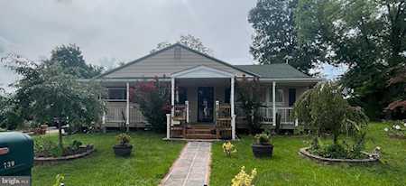 730 W Earl Dr Vineland, NJ 08360