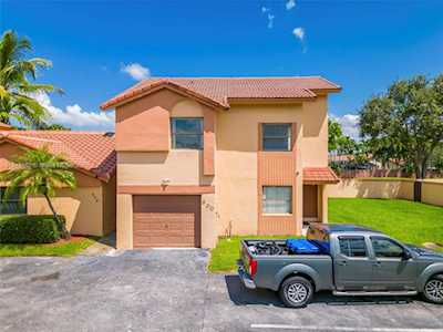 900 SW 113th Ter #900 Pembroke Pines, FL 33025