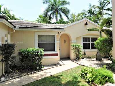 851 NW 99th Ave Plantation, FL 33324
