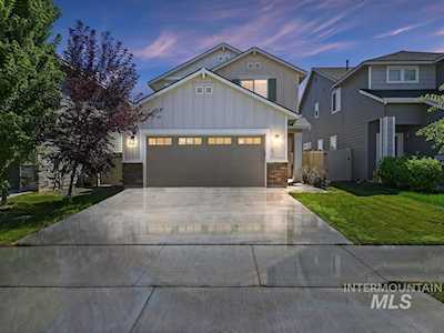 3362 S Glacier Bay Ave Meridian, ID 83642