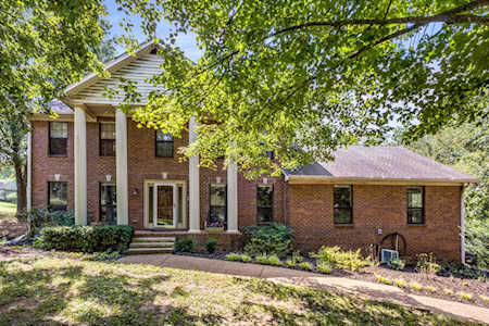1128 Emily Ct Goodlettsville, TN 37072