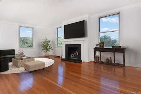 64 Sagamore Rd #L8 Bronxville, NY 10708