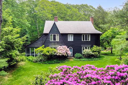 893 Highland Street Hamilton, MA 01982