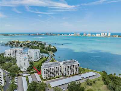 100 Oakmont Ln #103 Belleair, FL 33756