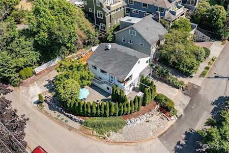 1117 Howe St W Seattle, WA 98119