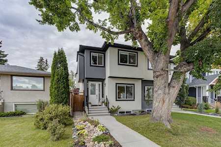 434 22 Ave NE Calgary, AB T2E 1T7
